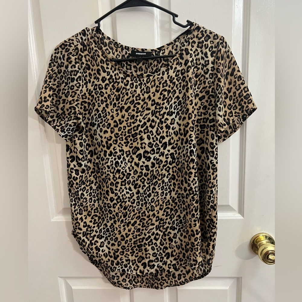 Women’s XS leopard print blouse. Premise.